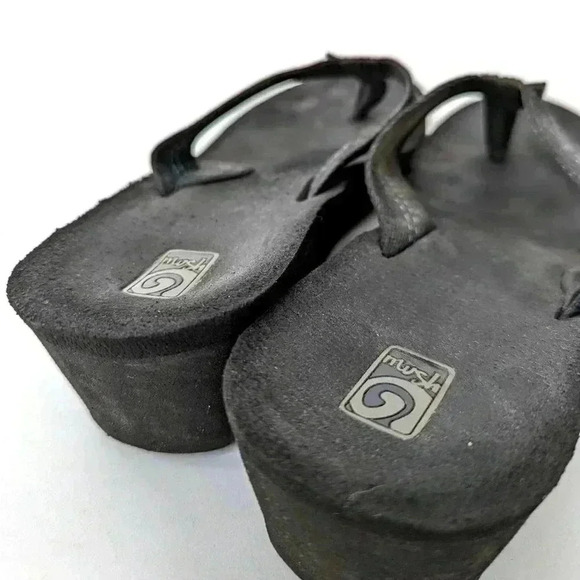 Teva Mush Black Wedge Flip Flop Sandals - Picture 8 of 11